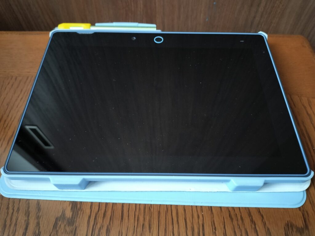 チャレンジタッチ小学1年生準備で使用する学習用タブレット本体