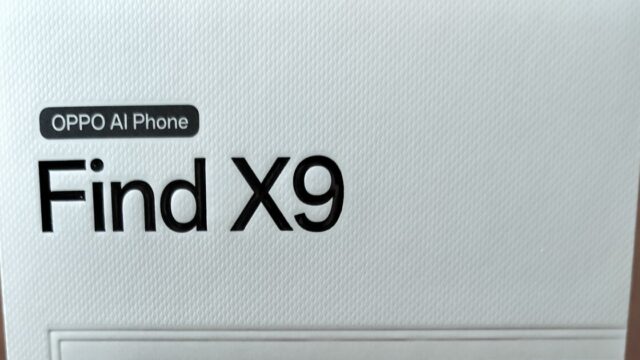 OPPO Find X9の外箱正面