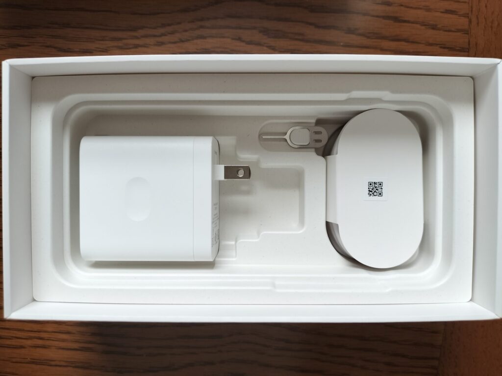 OPPO Find X9の付属品一式