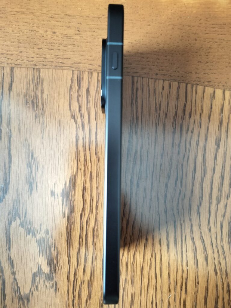 OPPO Find X9の左側面