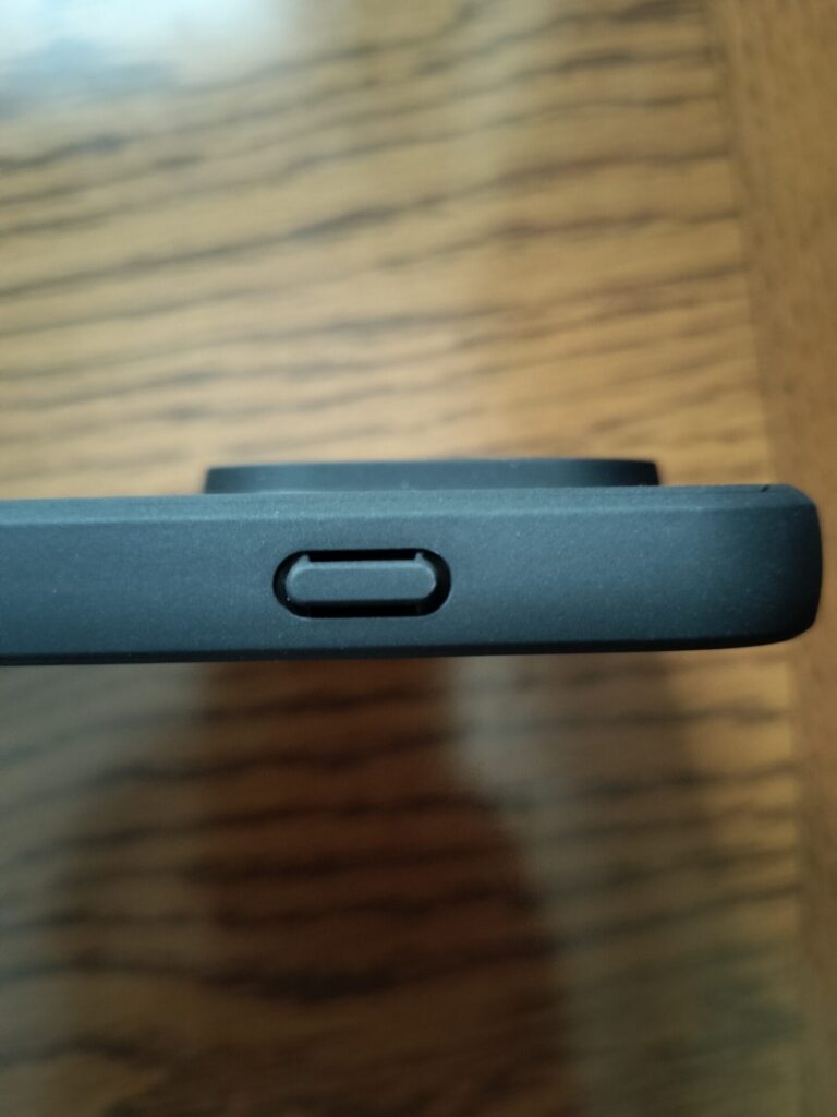 OPPO Find X9用ケースの左側面ボタン部分